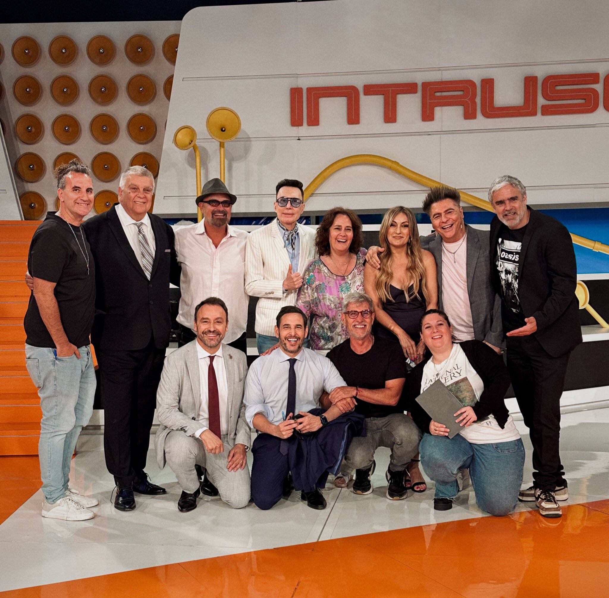 La complicidad y el humor entre los panelistas históricos devolvieron a la pantalla el espíritu familiar que caracteriza a Intrusos