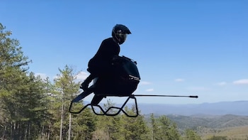 La moto voladora ya está