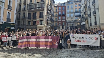 Multitudinaria concentración en Pamplona para