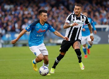 Hirving Lozano regaló un jersey