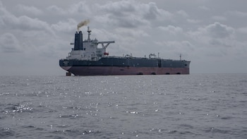 La Unión Europea extendió el tope al precio del petróleo ruso mientras busca un acuerdo sobre las sanciones