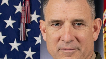 Trump nomina al general Francis