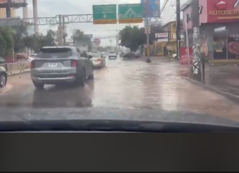 Ciudadanos de Tegucigalpa utilizaron redes sociales para reportar puntos críticos y advertir sobre las zonas más afectadas por la lluvia. (Foto: Redes sociales)