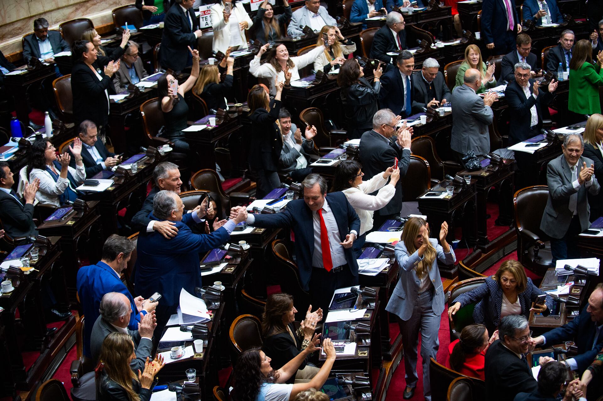 La aprobación de la Comisín Especial para investigar el fentanilo contaminado se votó a mano alzada y la aprobación fue unánime Jaime Olivos