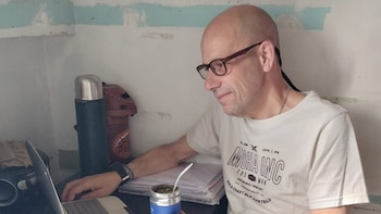 Fernando Pedreira prepara una clase