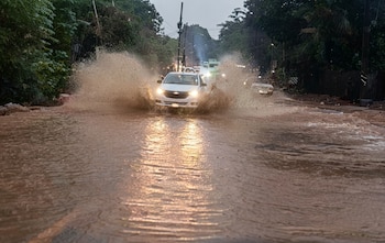 Las fuertes lluvias cambiaron la dirección de la barra del río Nahualate y llevaron el oleaje hacia la zona afectada de playa El Semillero.