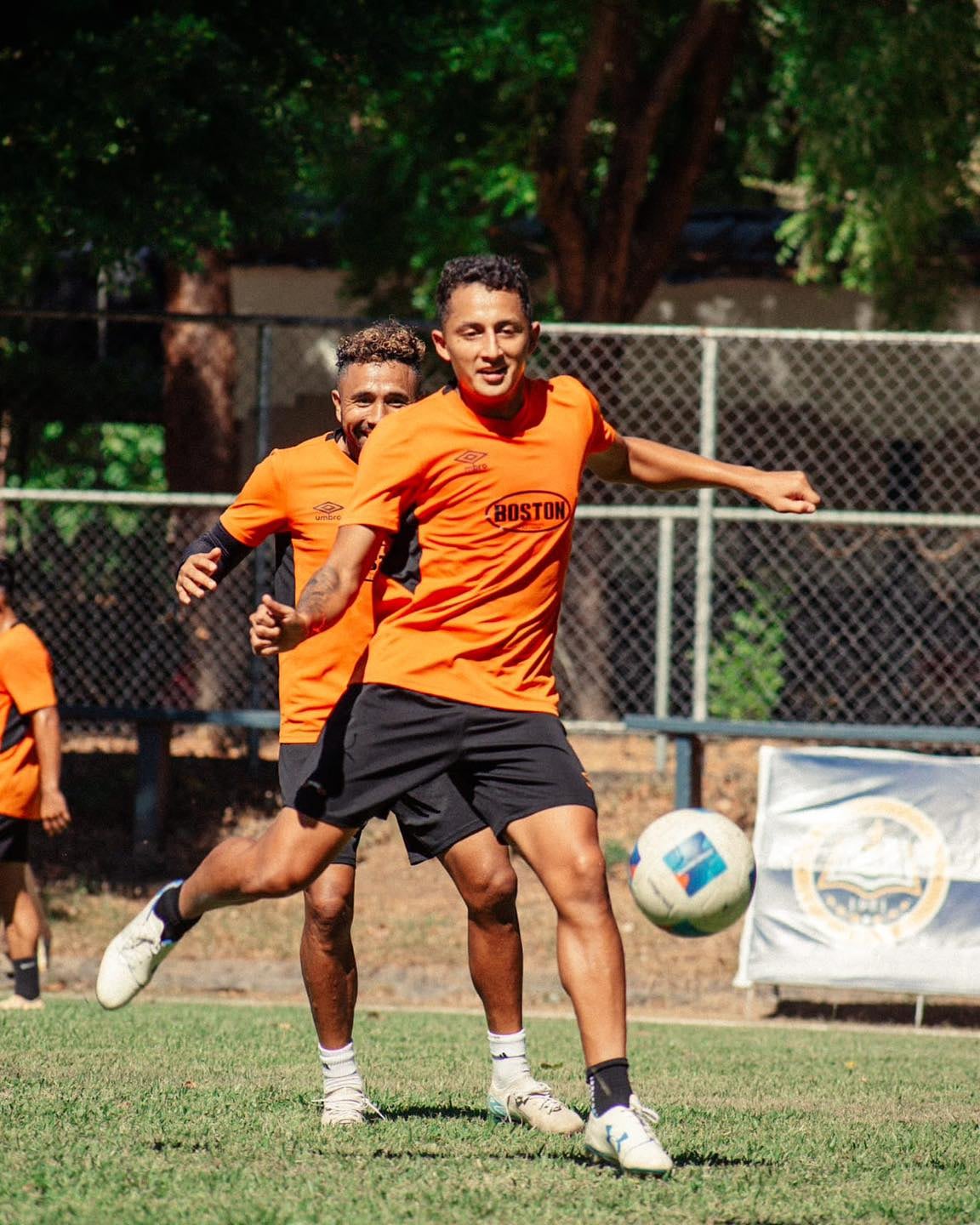 La iniciativa de reducción de equipos apunta a fortalecer la estructura y elevar la competitividad de la Primera División de El Salvador./(Fesfut)