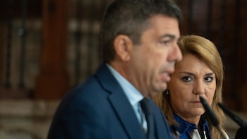 La número dos de Mazón acudió a un acto institucional tras conocer avisos sobre “100 personas atrapadas en tejados” durante las horas más críticas de la DANA