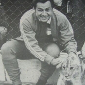 Alfonso Cañón posando con Monaguillo