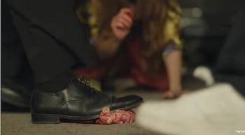 Las impactantes escenas del videoclip