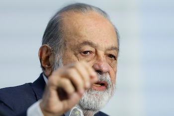 El magnate mexicano Carlos Slim Helú, habla durante una rueda de prensa este martes en Ciudad de México (México). EFE/ Sáshenka Gutiérrez