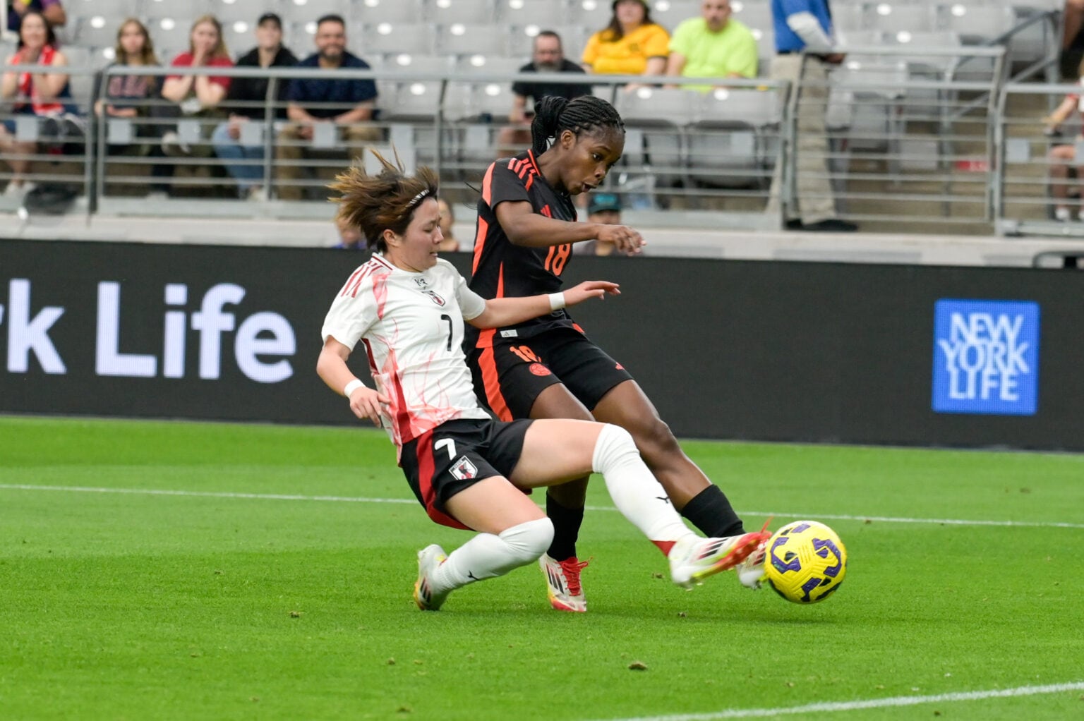 Colombia cayó 4-1 ante Japón en la segunda jornada de la She Believes Cup, quedando fuera de la contienda por el título - crédito FCF