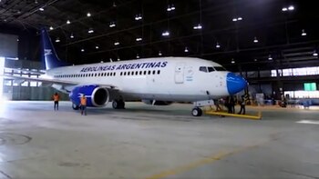 Eduardo Galeano, Leonardo Sbaraglia y Gustavo Santaolallla, unidos por los 70 años de Aerolíneas Argentinas