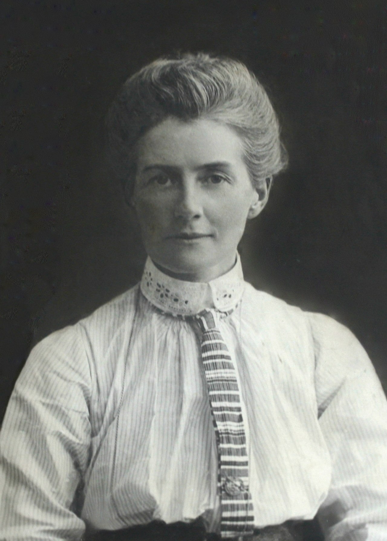Un pelotón de fusilamiento alemán ejecutó a la enfermera británica Edith Cavell en el terreno militar Tir national en octubre de 1915