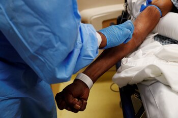 Los pacientes graves deben pasar