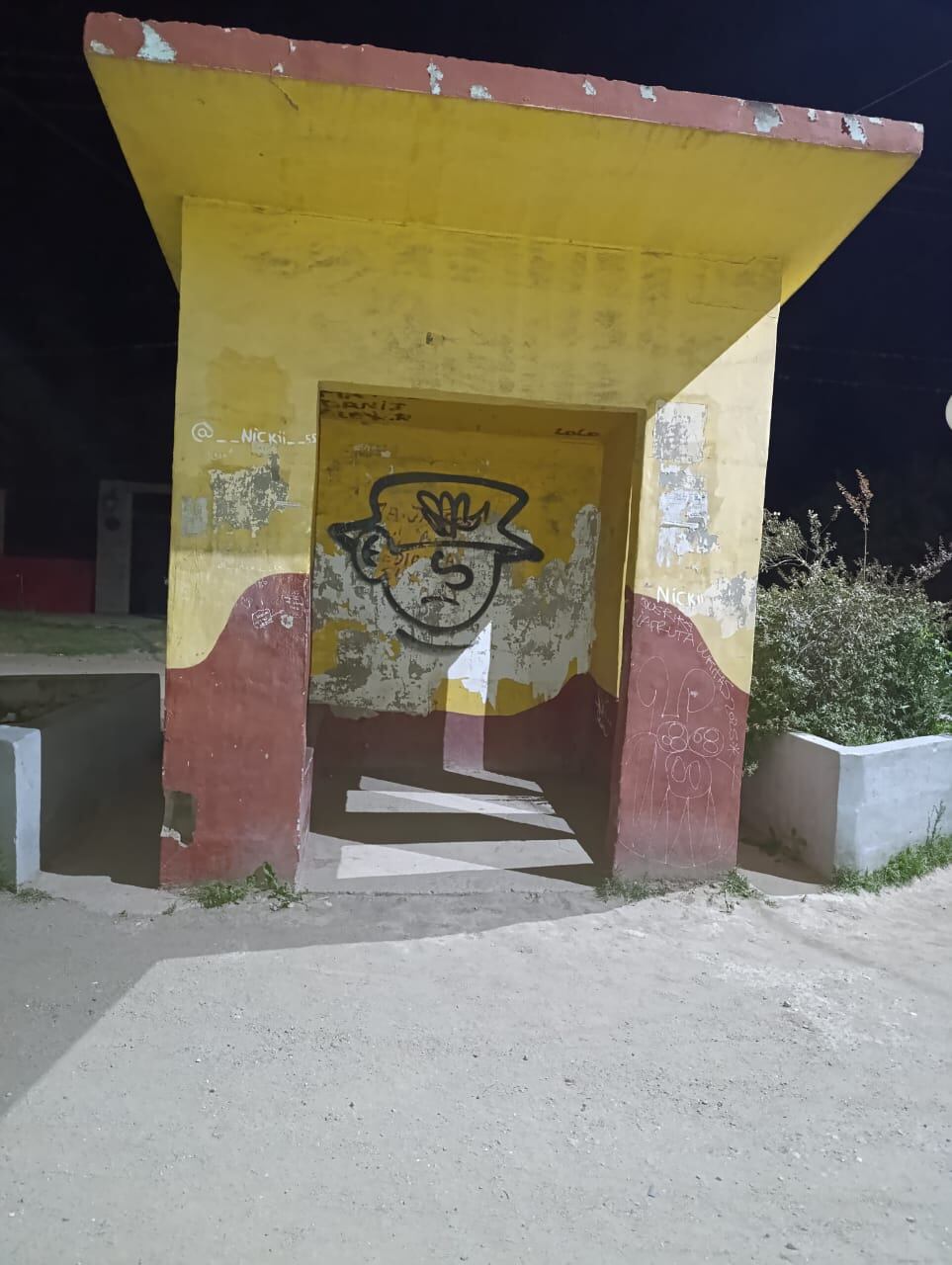 La garita en donde comenzó la golpiza (Facebook)