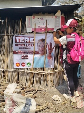 Teresa Reyes Loza se bajó