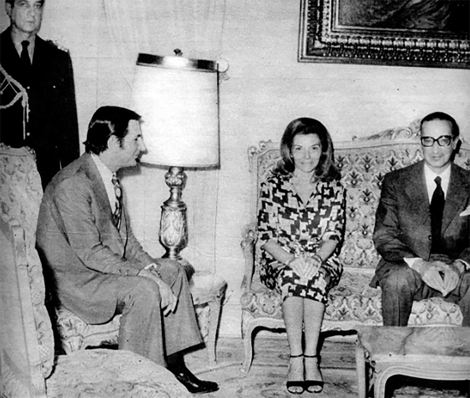 Victorio Calabró, Isabel Perón y Roberto Ares en la quinta de Olivos en noviembre de 1975
