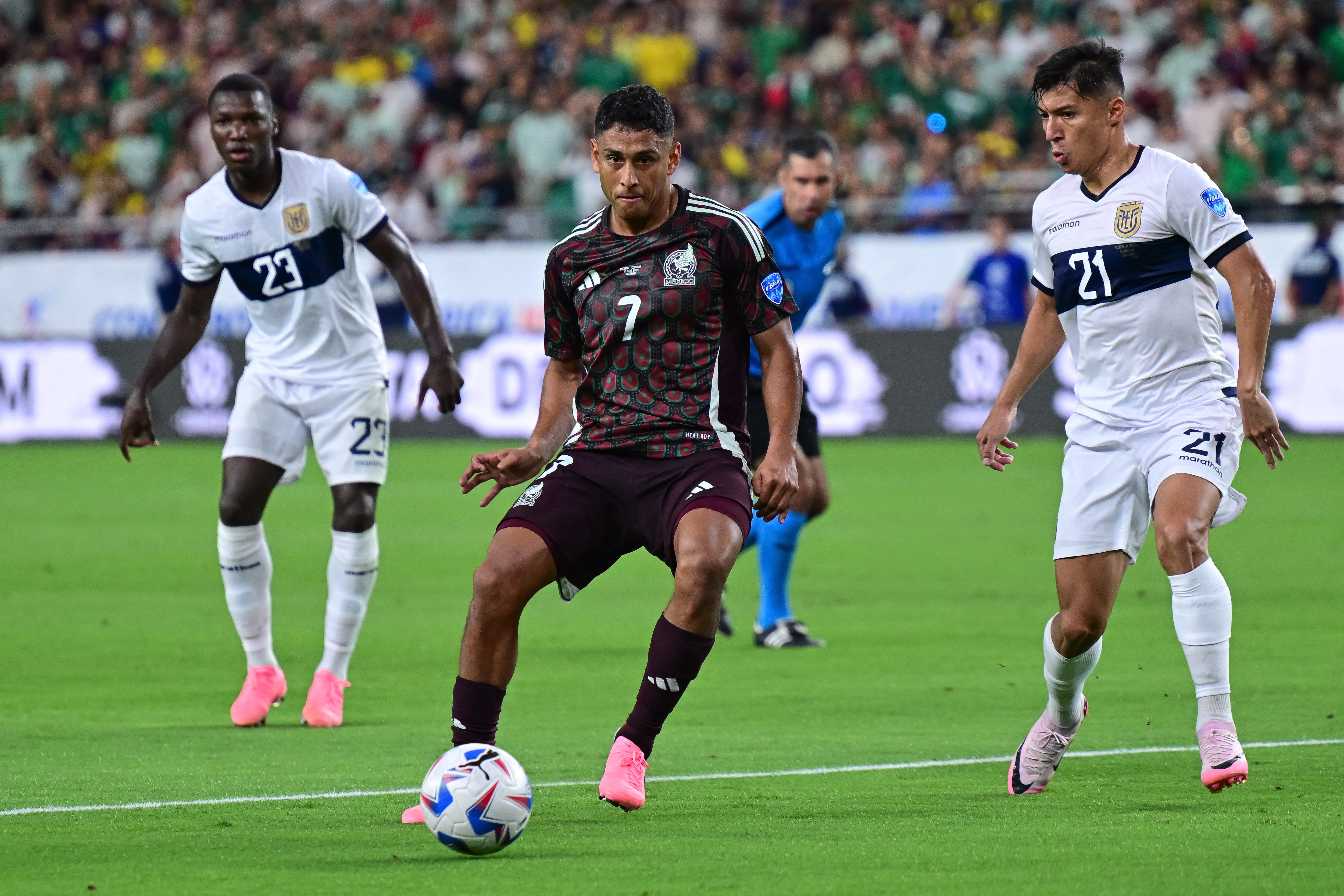 México busca el pase a la siguiente ronda frente a su afición. (Daniel Bartel-USA TODAY Sports)