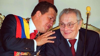 Hugo Chávez junto a Luis Miquilena