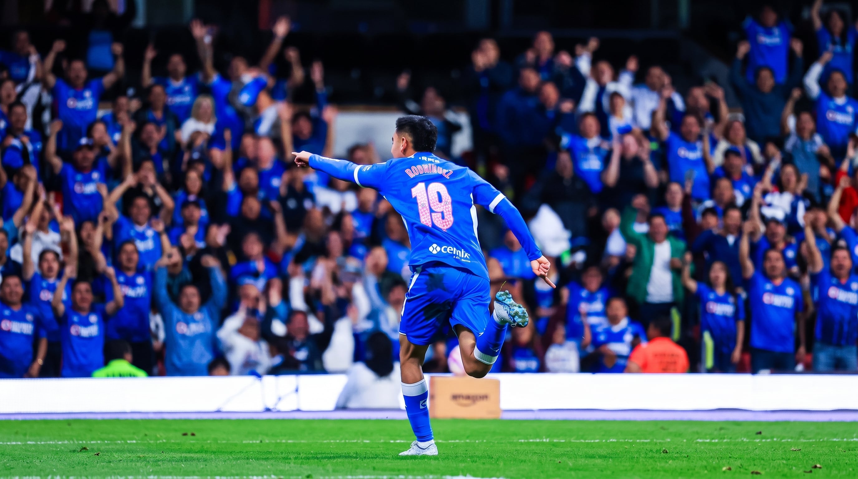 Cruz Azul toma ventaja sobre FC Juárez y confirma su fortaleza en casa