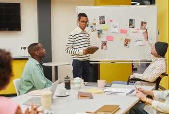Al coordinador de la unidad