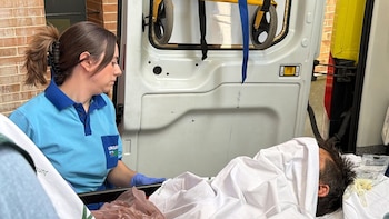 Se entrega a la policía un hombre de 56 años tras atrincherarse durante casi doce horas después de asesinar presuntamente a su pareja en La Campana (Sevilla)