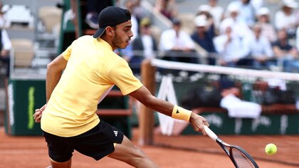 Francisco Cerúndolo se enfrenta a Novak Djokovic por un lugar en los cuartos de final de Roland Garros