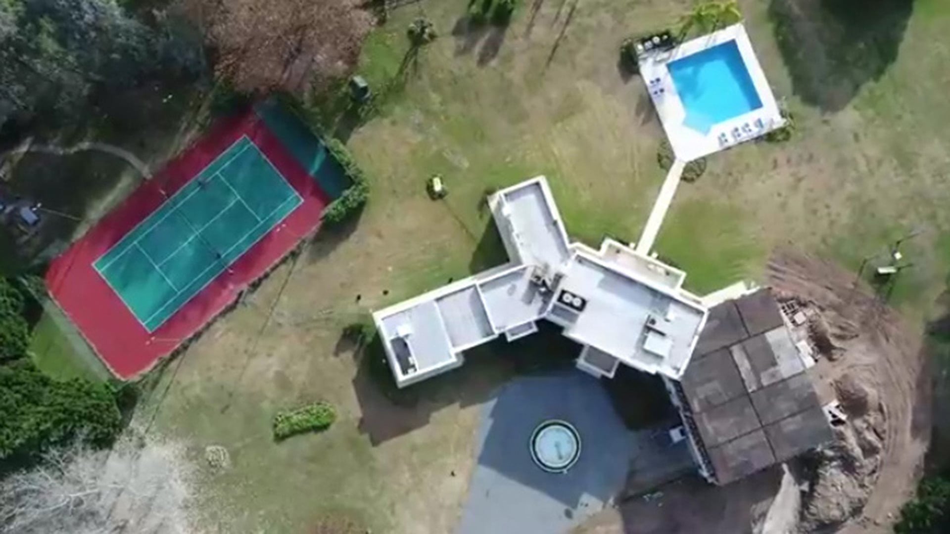 La mansión de Castillo en Luján vista desde el aire