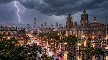 Clima en CDMX hoy 14 de octubre: Lluvias fuertes y granizo amenazan estas zonas de la capital durante la tarde