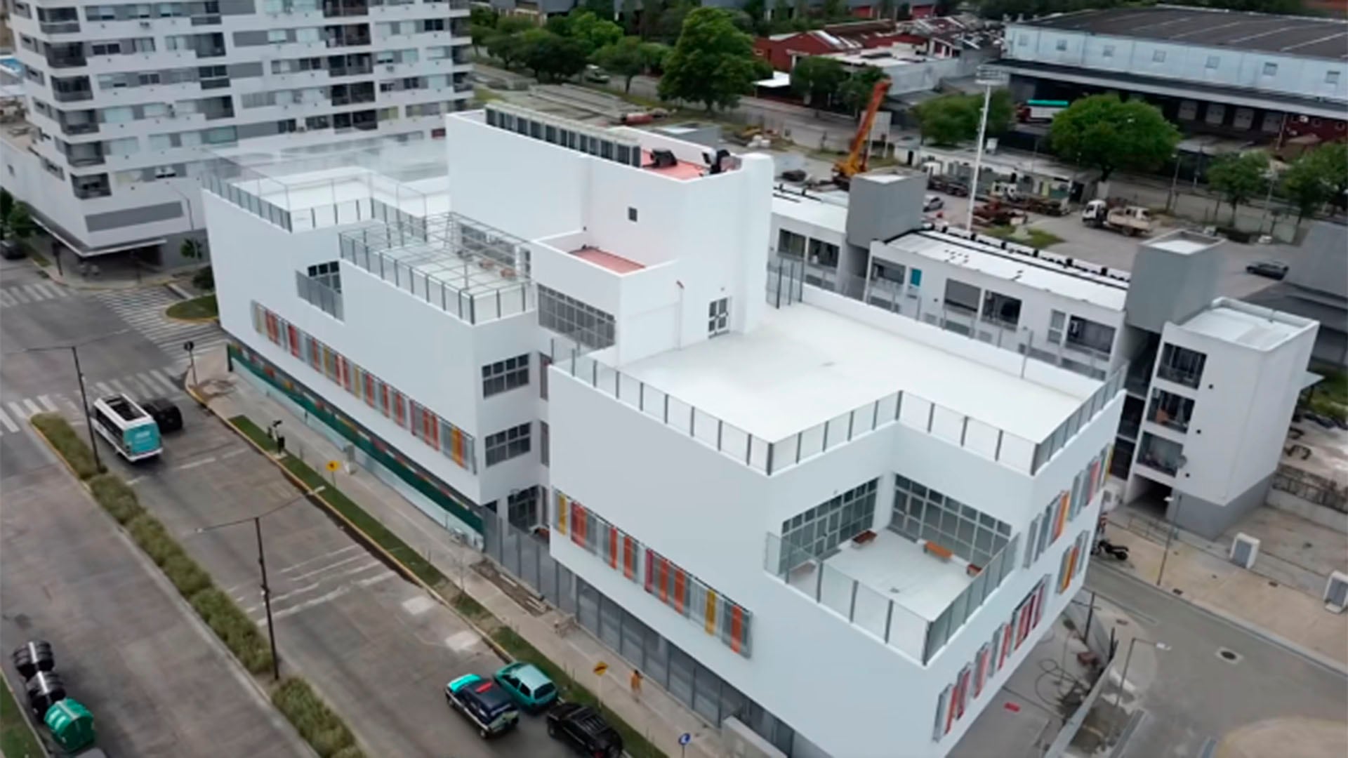 Vista aérea de la nueva Escuela Estación Buenos Aires, en Barracas