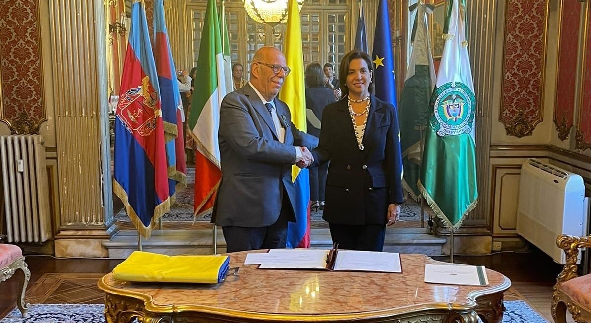 Gobierno retiró a Gianni Lusena como cónsul honorario en Florencia por incumplir entrega de informes