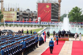 Aleksandar Vucic junto a Xi