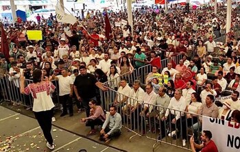 Claudia Sheinbaum durante una "asamblea