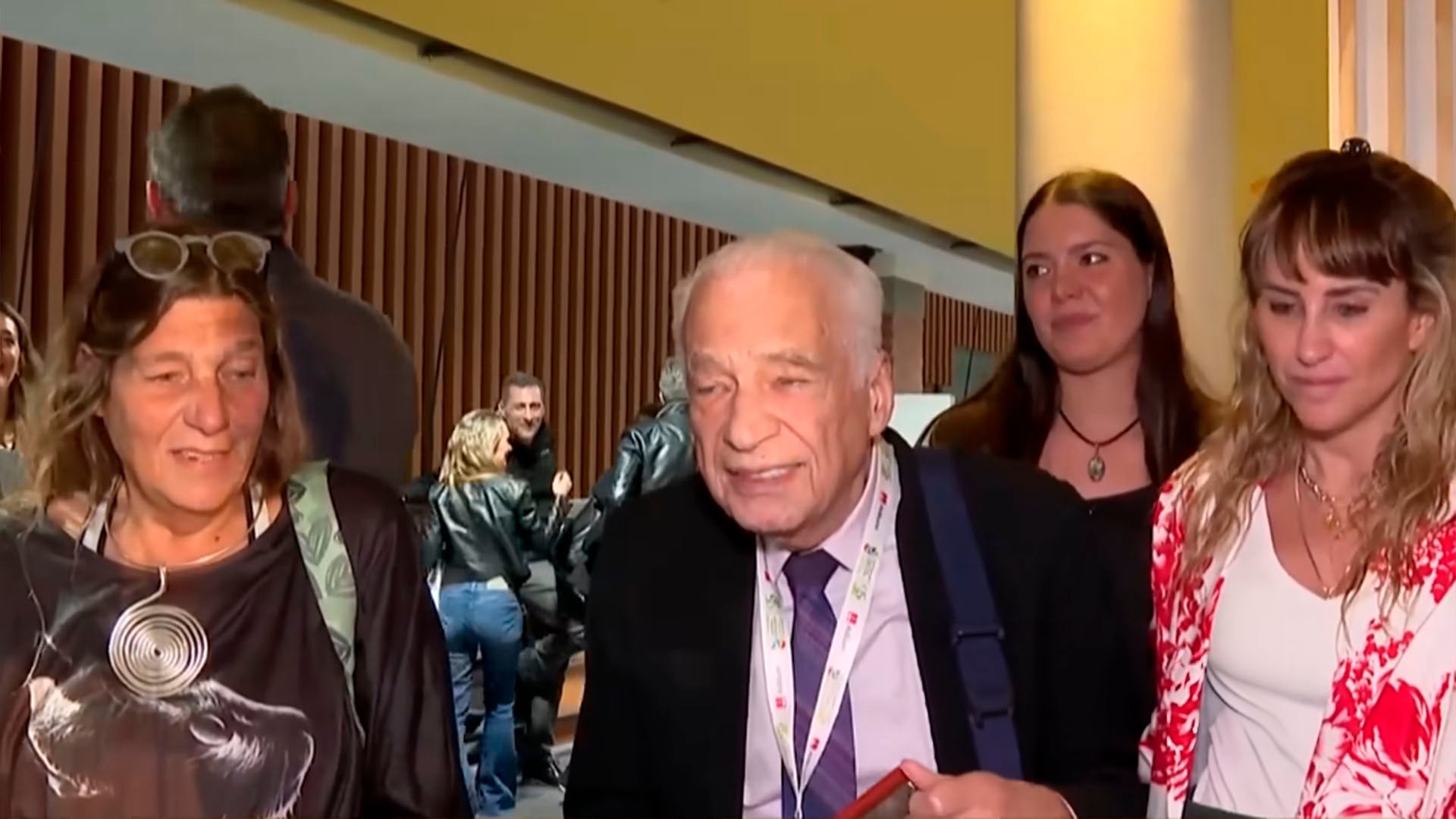 La presencia de sus seres queridos le dio un tono especial a una premiación clave en la vida del médico