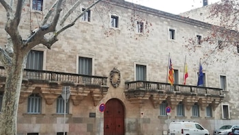 Piden 18 años de prisión para un acusado de prender fuego a una persona sin hogar que dormía en un cajero en Palma