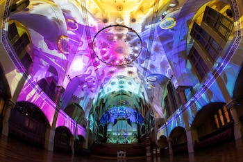 Gaudí dejó diseños y maquetas incompletas que sucesivos arquitectos interpretaron libremente en el templo icónico de Barcelona (Foto: REUTERS/Arnd Wiegmann)