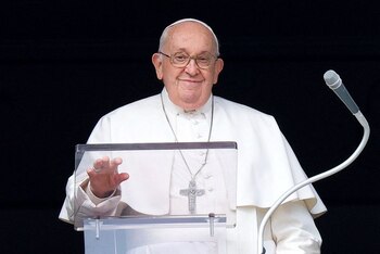 El Papa Francisco dirige la