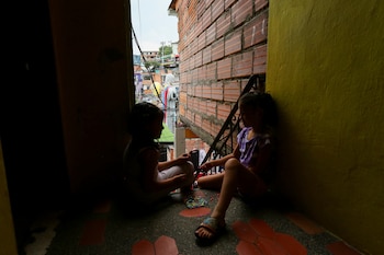 Las zonas rojas como el Centro, Barrio Antioquia, La Candelaria, Aranjuez, Manrique y El Poblado, sectores que concentran dinámicas de criminalidad, deterioro urbano y presencia de economías ilegales y que hoy son foco de intervención institucional - crédito Juan David Duque/Reuters