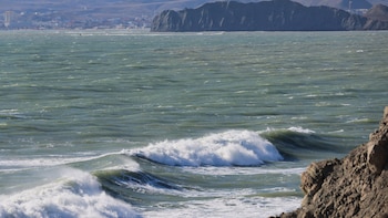 Ucrania acusa a Rusia de atacar dos buques en el mar Negro, con al menos un muerto y cinco heridos