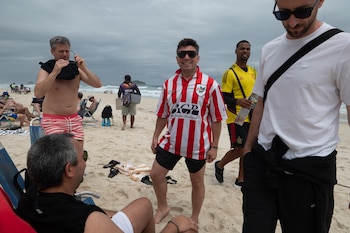 Los fanáticos del Pincha también están en Brasil porque jugarán el jueves ante Flamengo por las semifinales de la Copa Libertadores (Foto: Infobae/Jaime Olivos)