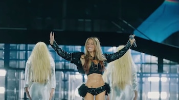 Tini sorprendió con el estreno