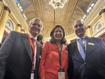 José Antonio Kast, Lola Velarde