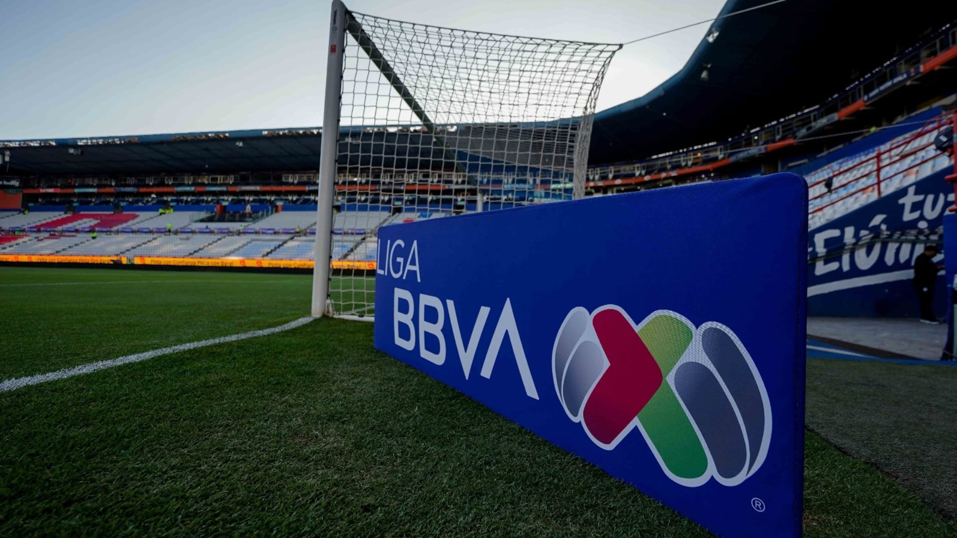 Su objetivo es integrar a todas las divisiones del futbol profesional y amateur (X@LigaBBVAMX)