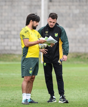 Jorge Cazulo ejerce como mano derecha de Mariano Soso en Defensa y Justicia de Argentina. - créditos: Defensa y Justicia