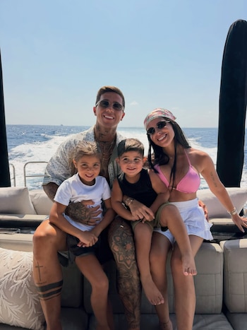 Enzo Fernández y Julián Álvarez comparten las vacaciones