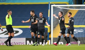 Los futbolistas del Leeds cuestionaron