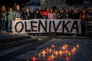 Personas participan en una manifestación