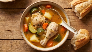 Combinación de frío, menor movimiento y comidas “más pesadas”: claves de una dieta saludable para los silvers en invierno