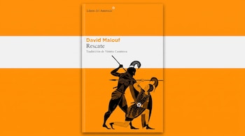 Tapa de libro naranja y blanca titulada Rescate, de David Malouf, con ilustración en negro de dos guerreros antiguos en combate. Fondo bicolor naranja y blanco.